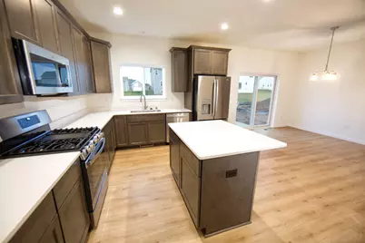 2009  Savannah Dr, Grafton, WI 53024 - Photo 3