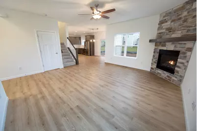 2009  Savannah Dr, Grafton, WI 53024 - Photo 5