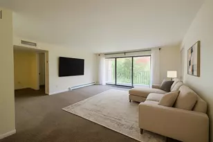 937 W Heritage Ct, Mequon, WI 53092 - Photo 3