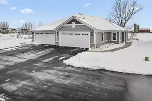 540 Hunter Oaks Blvd, Watertown, WI 53094 - Photo 1