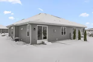 540 Hunter Oaks Blvd, Watertown, WI 53094 - Photo 23