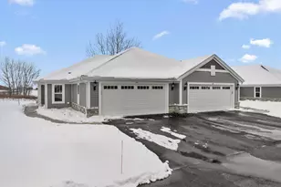 544 Hunter Oaks Blvd, Watertown, WI 53094 - Photo 1