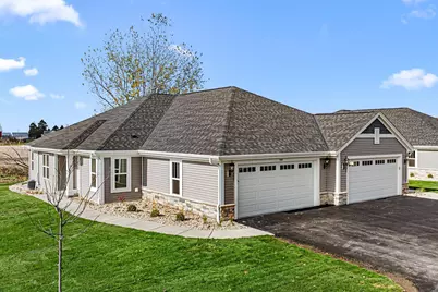 544  Hunter Oaks Blvd #0601, Watertown, WI 53094 - Photo 3