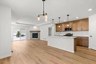 520 Hunter Oaks Blvd, Watertown, WI 53094 - Photo 5