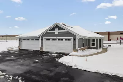 516  Hunter Oaks Blvd #0802, Watertown, WI 53094 - Photo 1