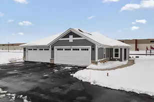 516 Hunter Oaks Blvd, Watertown, WI 53094 - Photo 1