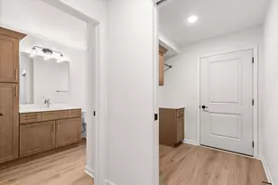 512 Hunter Oaks Blvd, Watertown, WI 53094 - Photo 17