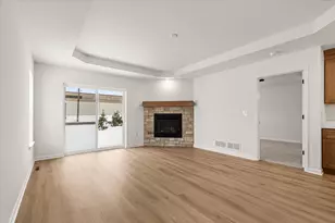 512 Hunter Oaks Blvd, Watertown, WI 53094 - Photo 7