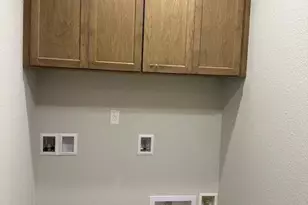 1039 Waterstone Ct, Pewaukee, WI 53072 - Photo 9