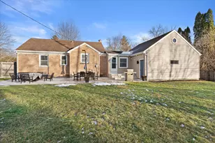 8331 N Poplar Dr, Fox Point, WI 53217 - Photo 29