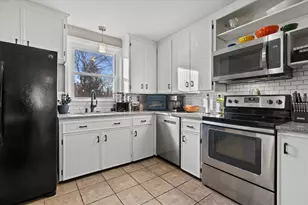 8331 N Poplar Dr, Fox Point, WI 53217 - Photo 11