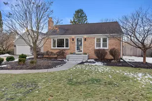 8331 N Poplar Dr, Fox Point, WI 53217 - Photo 31