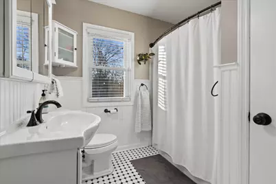 8331 N Poplar Dr, Fox Point, WI 53217 - Photo 13