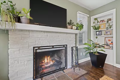 8331 N Poplar Dr, Fox Point, WI 53217 - Photo 7