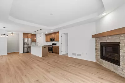 508  Hunter Oaks Blvd #902, Watertown, WI 53094 - Photo 7