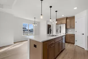 500 Hunter Oaks Blvd, Watertown, WI 53094 - Photo 5