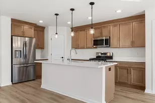 532 Hunter Oaks Blvd, Watertown, WI 53094 - Photo 3