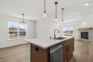 536 Hunter Oaks Blvd, Watertown, WI 53094 - Photo 5