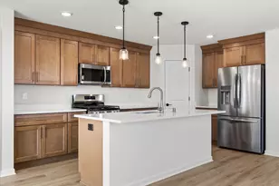 536 Hunter Oaks Blvd, Watertown, WI 53094 - Photo 3