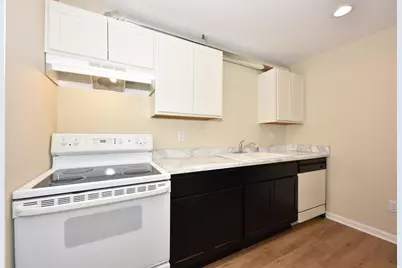 8747 N 72nd St #3, Milwaukee, WI 53223 - Photo 11