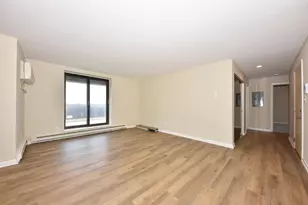 8747 N 72nd St, Milwaukee, WI 53223 - Photo 9