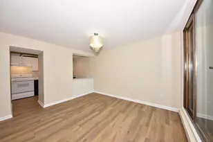 8747 N 72nd St, Milwaukee, WI 53223 - Photo 9