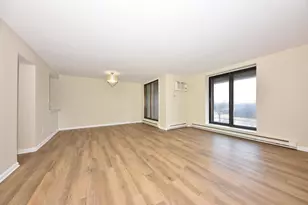 8747 N 72nd St, Milwaukee, WI 53223 - Photo 7