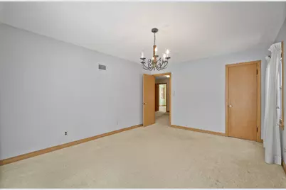 2975 N 69th St, Milwaukee, WI 53210 - Photo 11