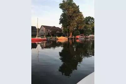 W5340  Martin Ln, Fond du Lac, WI 54935 - Photo 3