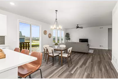 N101W16795  Gunflint Trl, Germantown, WI 53022 - Photo 5