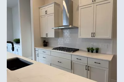 N66W20903  Sweet Clover Dr, Menomonee Falls, WI 53051 - Photo 9