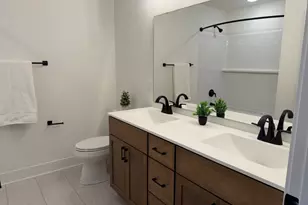 N75W17841 Woody Ln, Menomonee Falls, WI 53051 - Photo 17