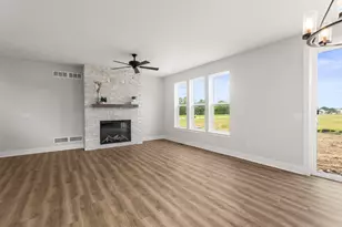 W208N6659 Sweet Clover Dr, Menomonee Falls, WI 53051 - Photo 5