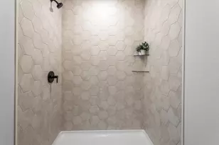 W208N6659 Sweet Clover Dr, Menomonee Falls, WI 53051 - Photo 15