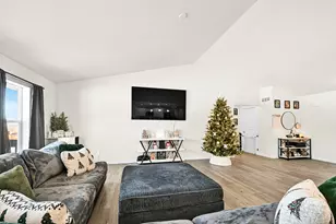 470 Jensen Dr, Clinton, WI 53525 - Photo 9