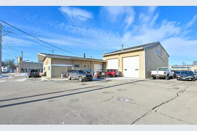 235 S 7th St, Delavan, WI 53115 - Photo 25