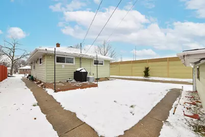 4544 S 49th St, Greenfield, WI 53220 - Photo 19