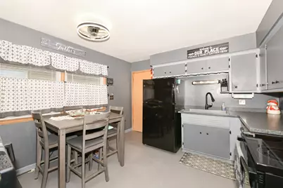 4544 S 49th St, Greenfield, WI 53220 - Photo 5