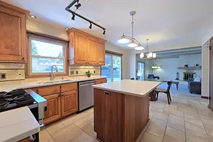 5640 S Aberdeen Dr, New Berlin, WI 53146 - Photo 5