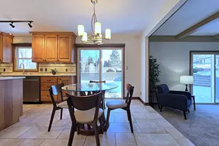 5640 S Aberdeen Dr, New Berlin, WI 53146 - Photo 9