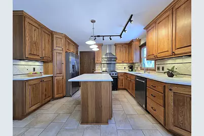 5640 S Aberdeen Dr, New Berlin, WI 53146 - Photo 3