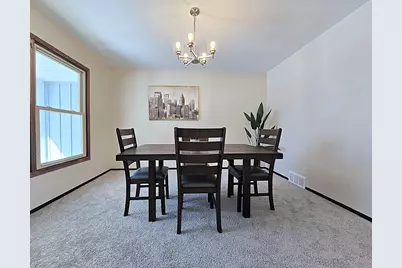 5640 S Aberdeen Dr, New Berlin, WI 53146 - Photo 13