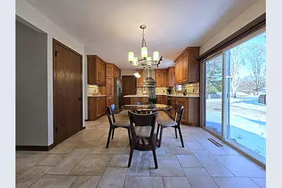 5640 S Aberdeen Dr, New Berlin, WI 53146 - Photo 11