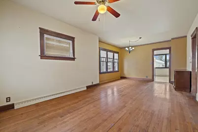 2410  Geneva St, Racine, WI 53402 - Photo 5