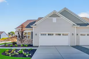 857 Stirling Dr, Oconomowoc, WI 53066 - Photo 3