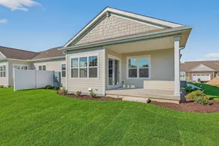 857 Stirling Dr, Oconomowoc, WI 53066 - Photo 5