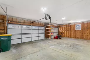 3212 E Lindy Ln, Oak Creek, WI 53154 - Photo 39