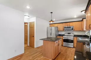 3212 E Lindy Ln, Oak Creek, WI 53154 - Photo 31