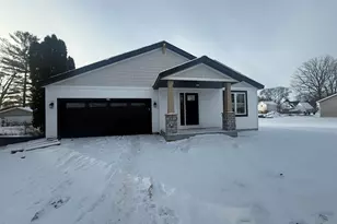 622 Maple St, Fort Atkinson, WI 53538 - Photo 1