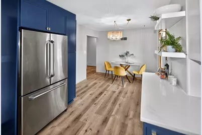 10708 W York Pl, Wauwatosa, WI 53222 - Photo 3